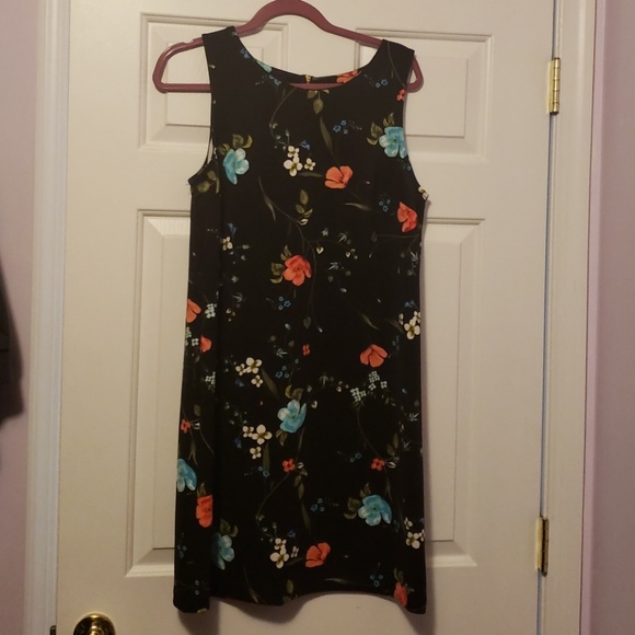 Black dress with flower print sundress spring - Picture 2 of 3